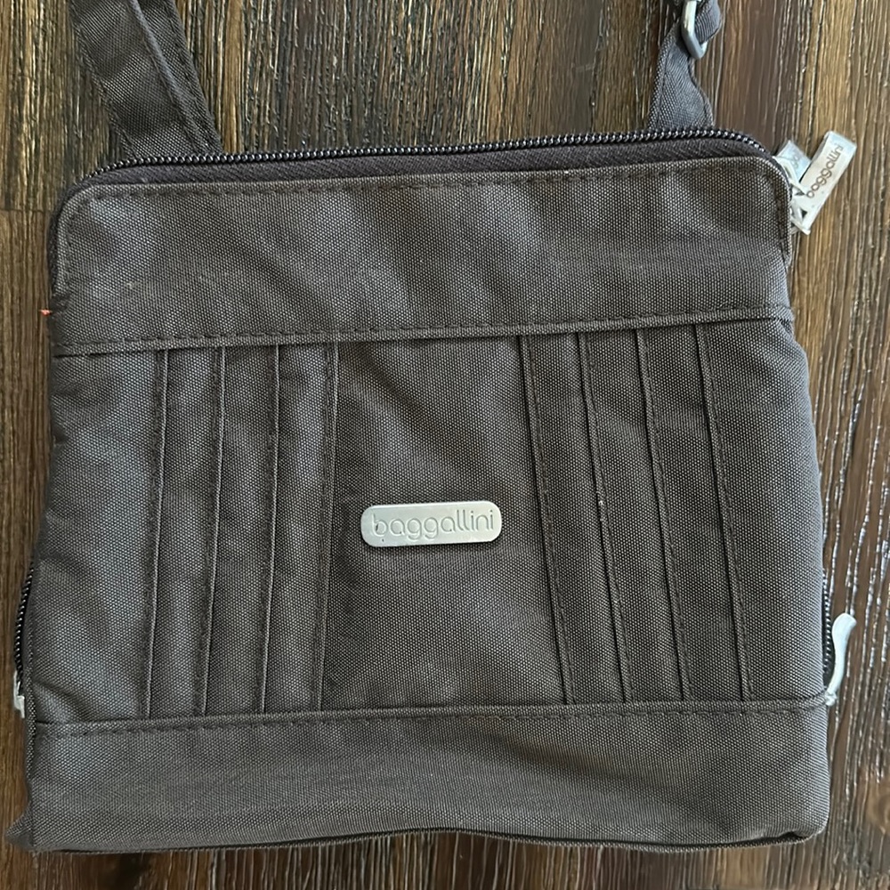 Baggallini purse